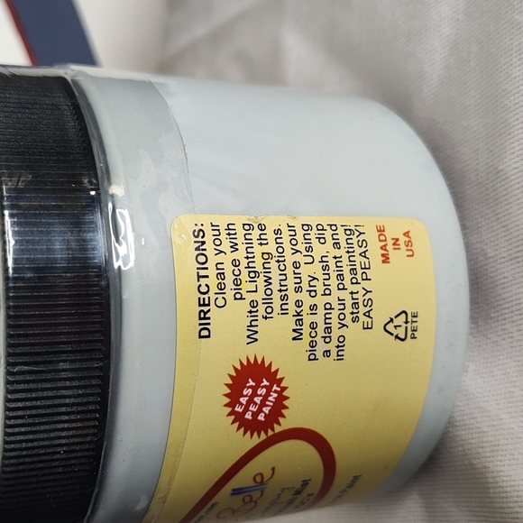 Dixie Belle Chalk Mineral Paint - Savannah Mist 16 oz - Picture 4 of 4